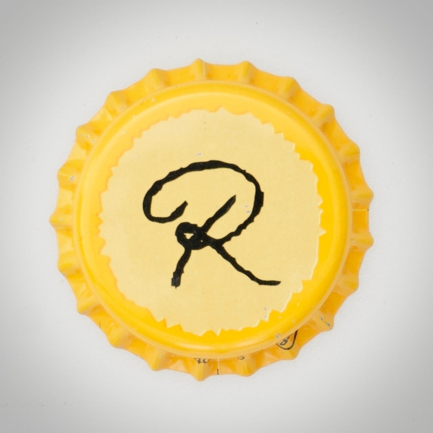 R (Kronkorken - Belgium Beer unused 044)